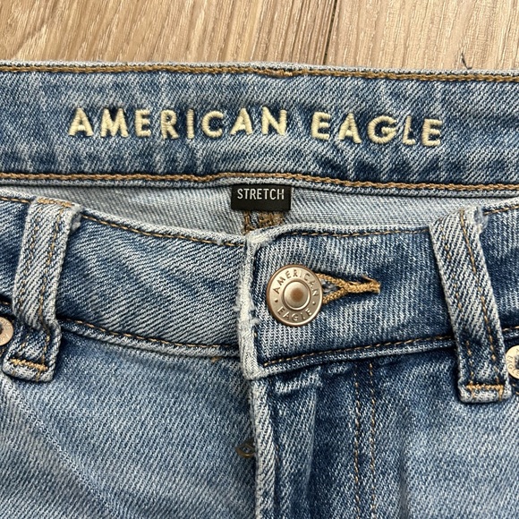 American Eagle Mom Jean - size 6 short - Picture 3 of 4